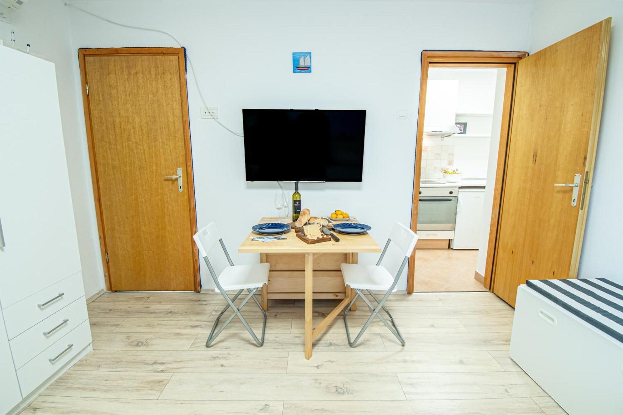 Umag Center Apartment Parking By Rentistra Экстерьер фото