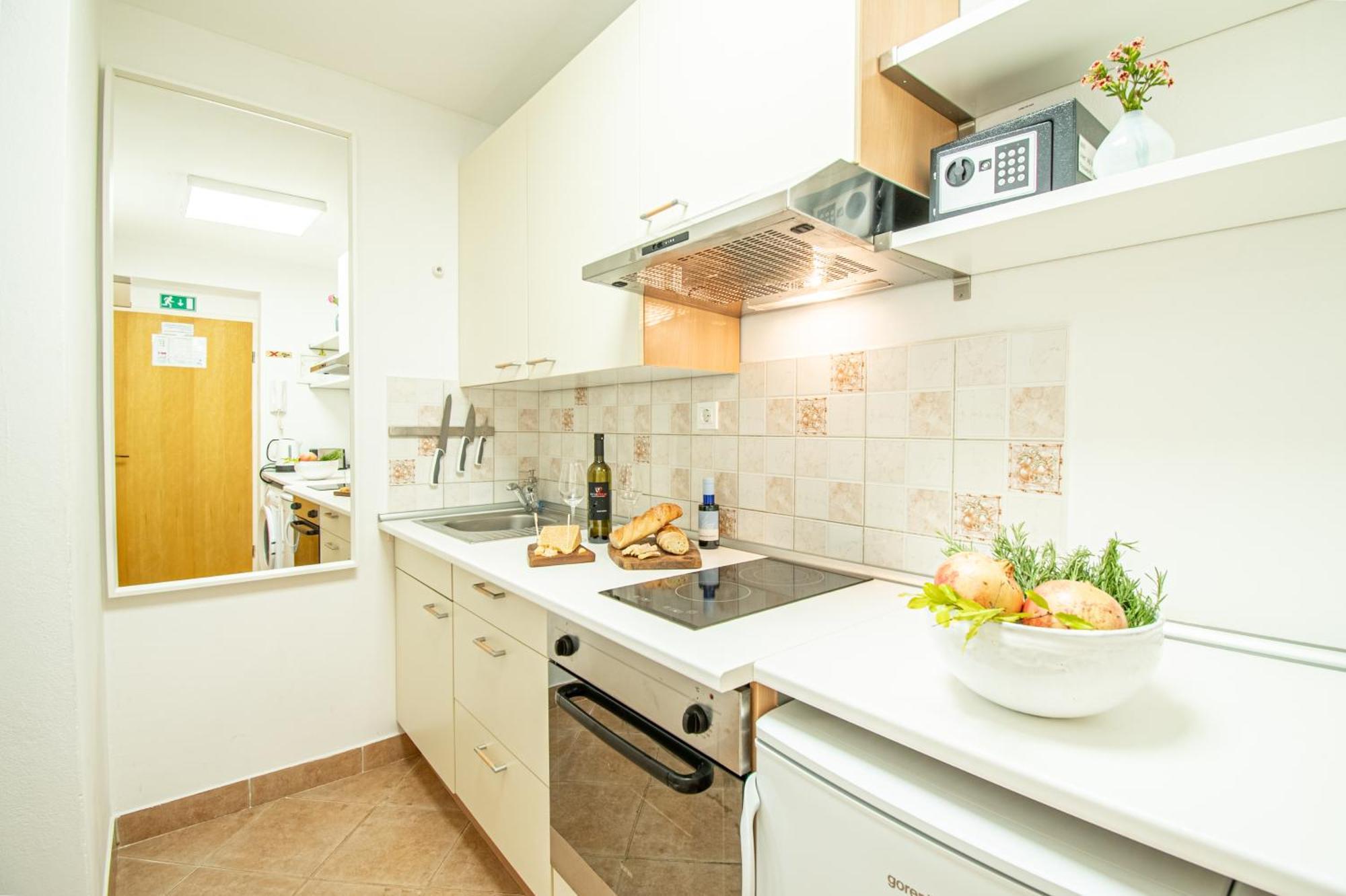 Umag Center Apartment Parking By Rentistra Экстерьер фото